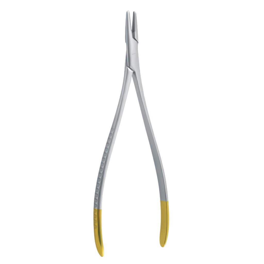 Surgical needle holder with serrated jaws